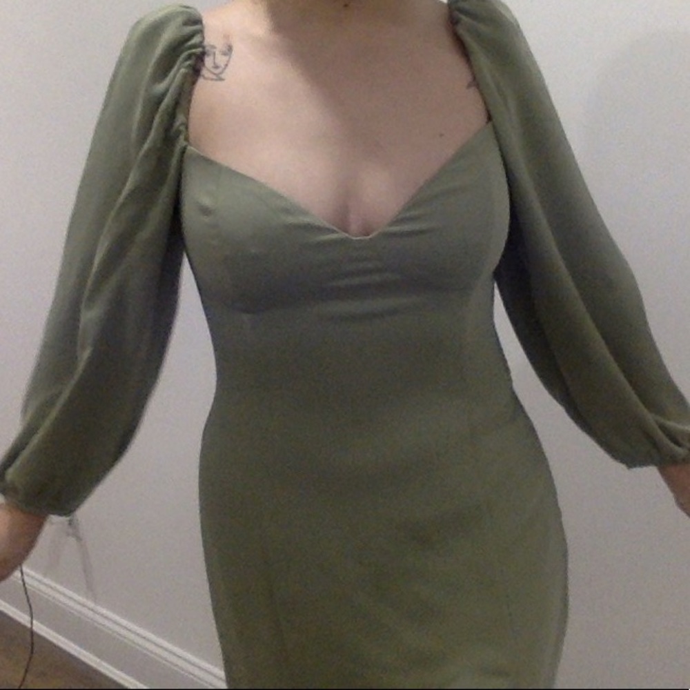 Aritiza Novella Dress in Sage Green